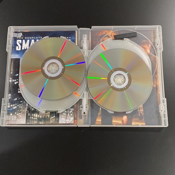 Smallville - The Complete Eighth Season - Picture 10 of 11